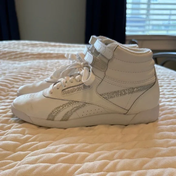 Reebok Freestyle Hi Tops  White and Silver Glitter - Picture 3 of 7